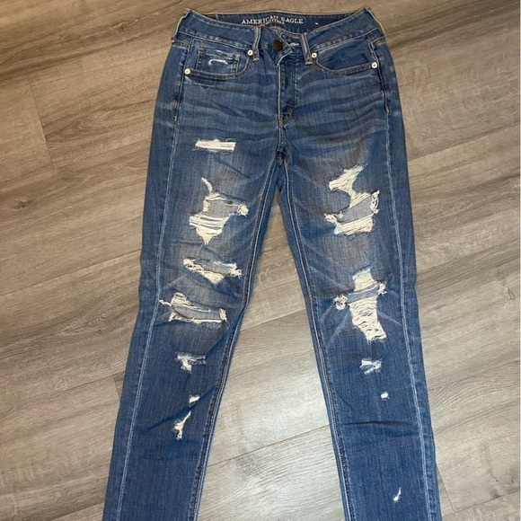 American Eagle Distressed Tomgirl Straight Leg Jeans - Picture 1 of 7